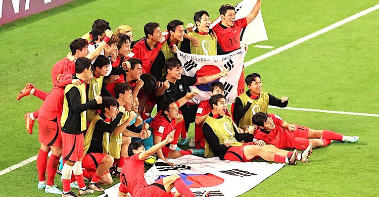 নাটকীয় জয়ে শেষ ষোলোয় দক্ষিণ কোরিয়া, হারলেও নক আউট পর্বে রোনালদোর পর্তুগাল